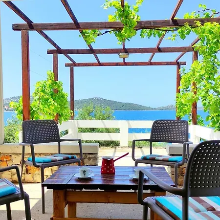 Aldos House Holiday home Razanj