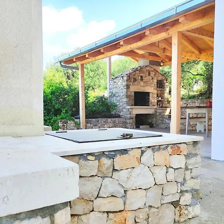Aldos House *